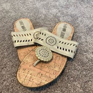 2/25$ Pre-loved Sam & Libby sandals